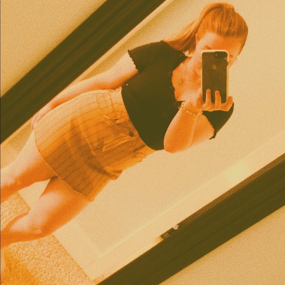 Meet your Posher, Julia - Picture 1 of 1